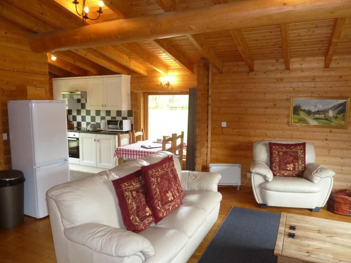 Glenbeag Mountain Lodges Spittal of Glenshee Luaran gambar